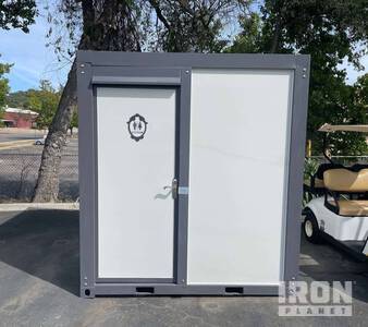 Bastone 110V Portable Toilets With Shower Portable Toilet (Unused)