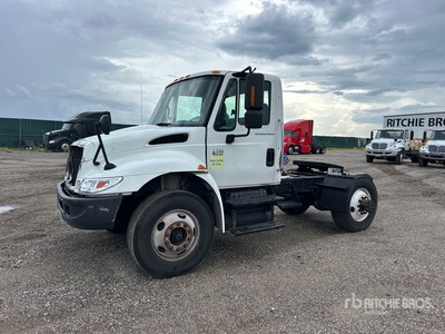 2006 International 4300 4x2 S/A Day Cab Truck Tractor
