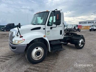 2004 International 4300 4x2 S/A Day Cab Truck Tractor