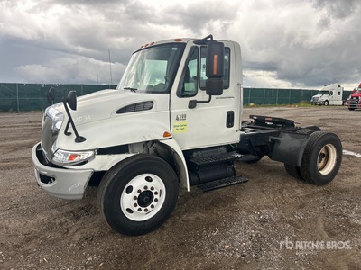 2006 International 4300 4x2 S/A Day Cab Truck Tractor