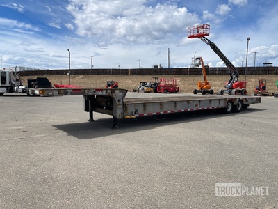 2018 Fontaine TRV4048HT 46 ft T/A Remolque con Rampa Abatible Hidráulica