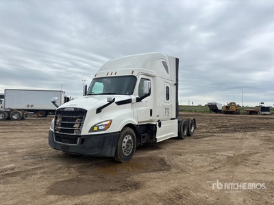 2020 Freightliner Cascadia 126 6x4 Sleeper Truck Tractor