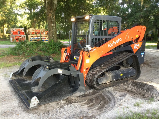 MINI CARGADOR SOBRE ORUGAS KUBOTA SVL972HFC