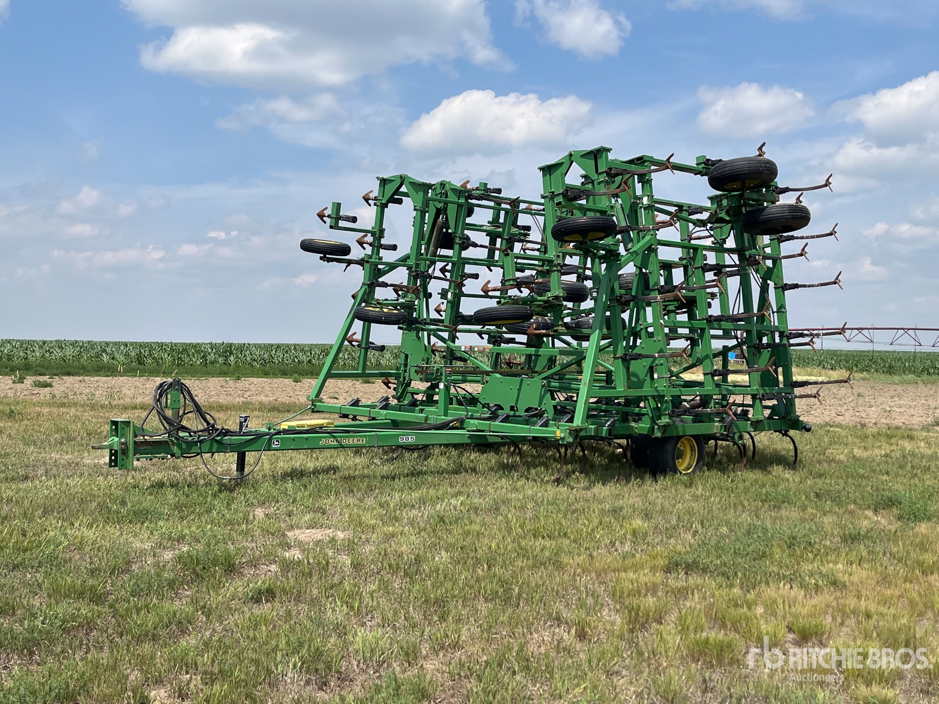 John Deere 985 50 ft Cultivator