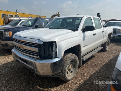2016 Chevrolet Silverado 2500 HD 4x4 Crew Cab ピックアップ (Inoperable)
