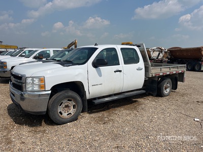 2014 Chevrolet Silverado 2500HD 4x2 Crew Cab 平台トラック