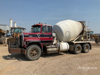 1993 Ford L8000 6x4 Mixer Truck