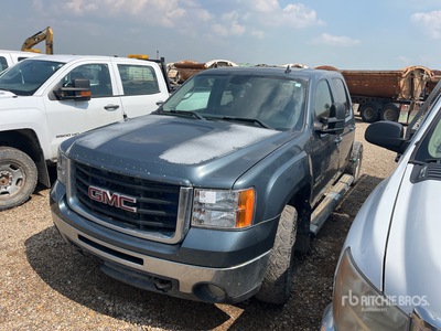2009 GMC Sierra 2500HD 4x4 Crew Cab を見 Cab and Chassis