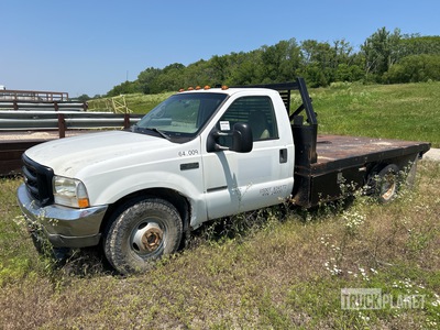 2002 Ford F-350 XL 4x2 Flatbed Truck