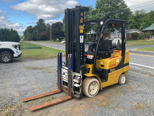 2009 Yale GLC070VXNVSE93.8 4500 lb Cushion Tire Forklift