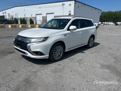 2020 Mitsubishi Outlander AWD Plug-In Hybrid Vehiculo todoterreno