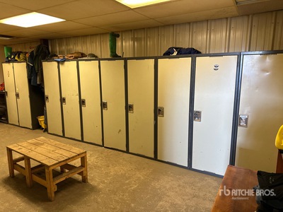 Quantity of (10) 24 In Lockers