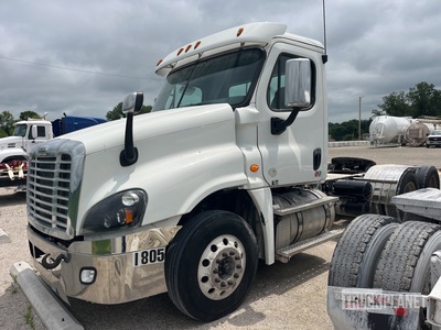 2017 Freightliner Cascadia 6x4 Day Cab Truck Tractor (Inoperable)