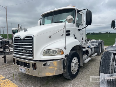 2015 Mack CXU 613 6x4 Cabeza Tractora Cabina Corta