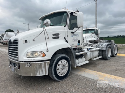 2015 Mack CXU 613 6x4 Cabeza Tractora Cabina Corta