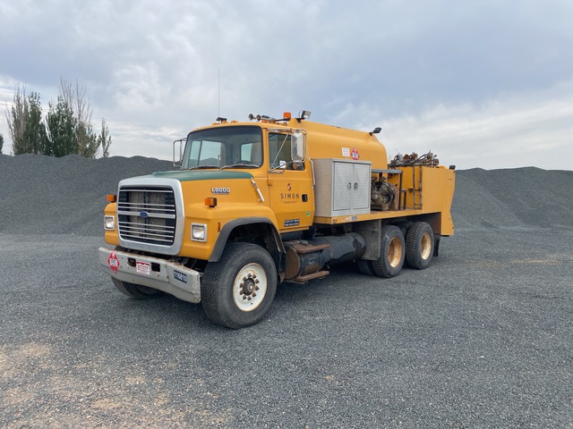 1991 Ford LNT8000 1200 gal 6x4 Fuel and Lube Truck