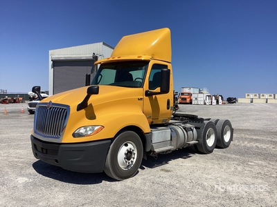 2019 International LT625 6x4 Cabeza Tractora Cabina Corta
