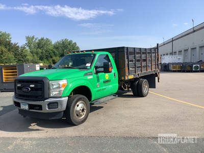 2014 Ford F-350 XL 4x4 Flatbed Truck