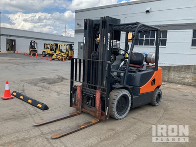 2010 Doosan G30E5 5500 lb Forklift