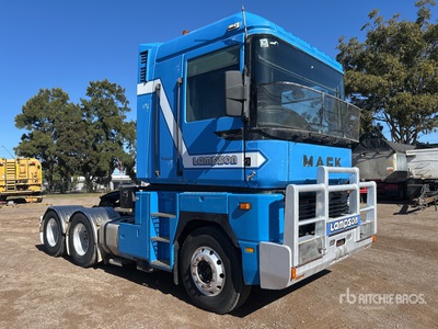 2001 Mack MAG766RS Magnum 6x4 Tracteur Routier Couchette