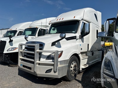 2020 Freightliner Cascadia 126 6x4 Sleeper Truck Tractor (Inoperable)
