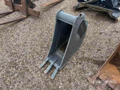 C & P JD 310/410 12 in Backhoe Loader Bucket