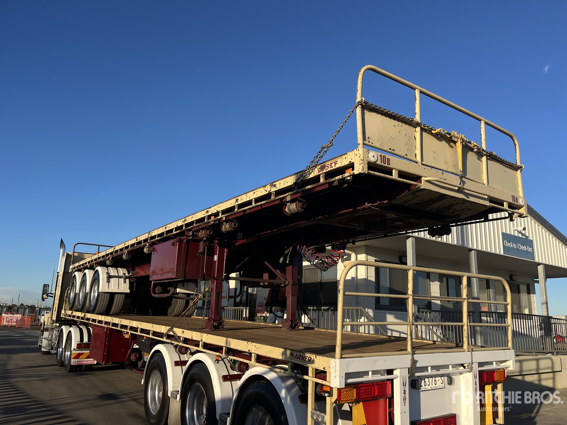 1988 Lusty 12.5 m Tri/A Flatbed Trailer