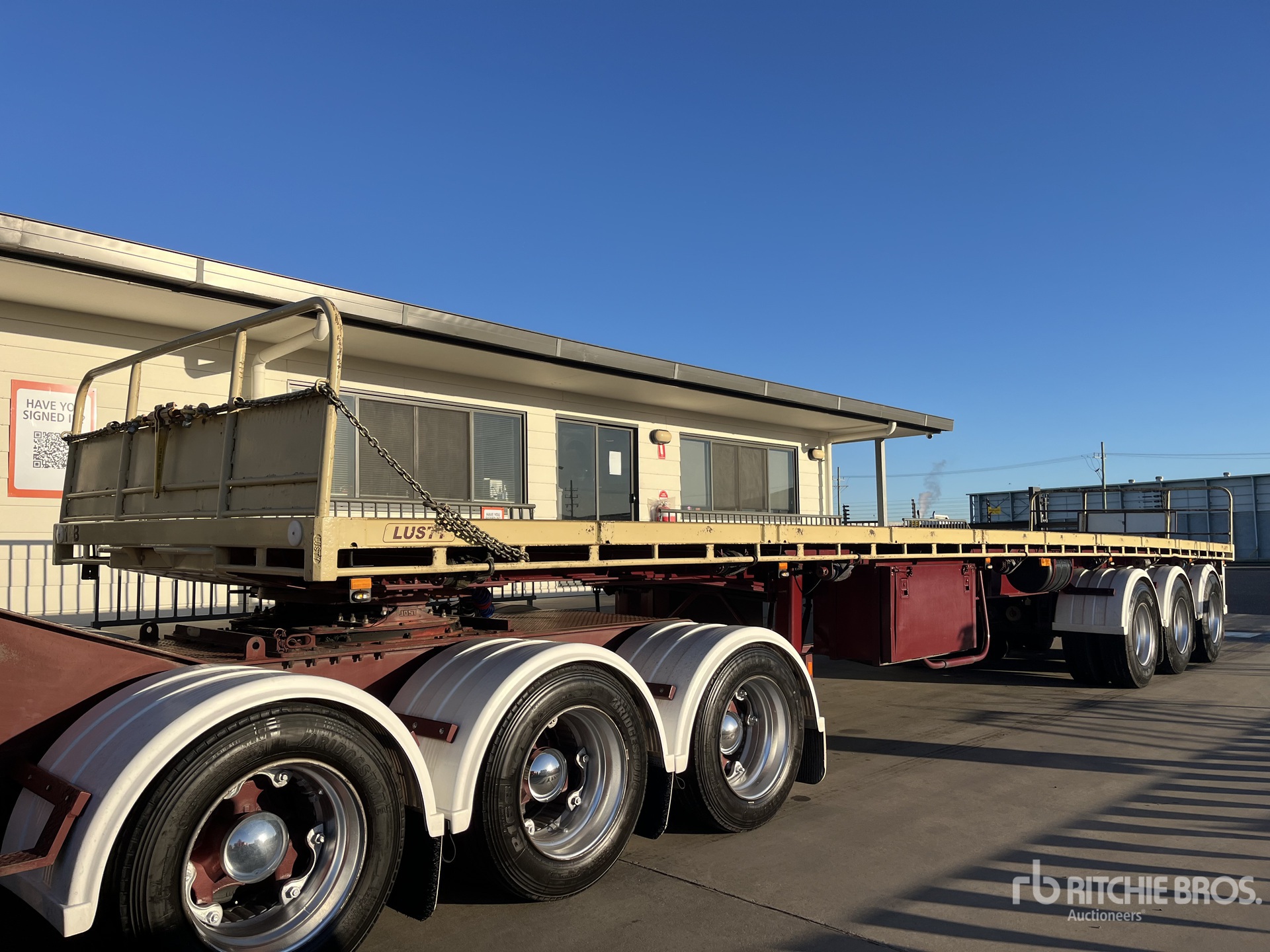 1989 Lusty 12.5 m Tri/A Flatbed Trailer