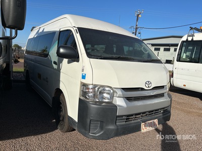 2014 Toyota Hiace 4x2 12-Seat Mini Bus