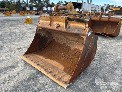 1850 mm Q/C Hydraulic Tilting Godet d'excavatrice - Fits 30 - 40 ton