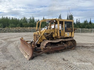 1980 Cat D4E Bouteur sur chenilles (Inoperable)