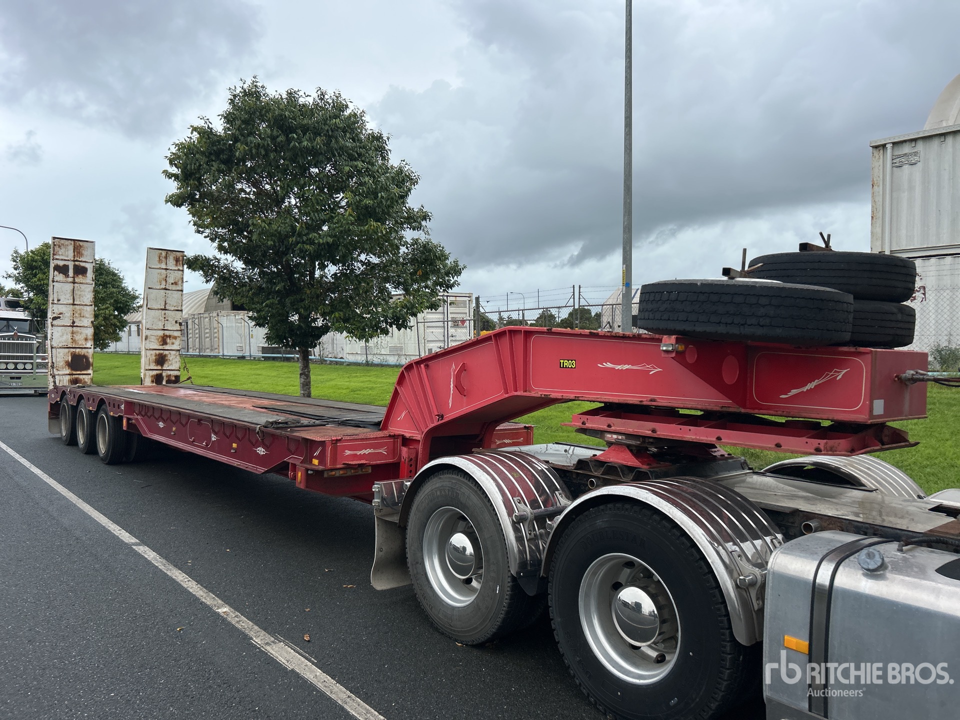 2008 RES 3 Rows of 4 Hydraulic Deck Widening Low Loader