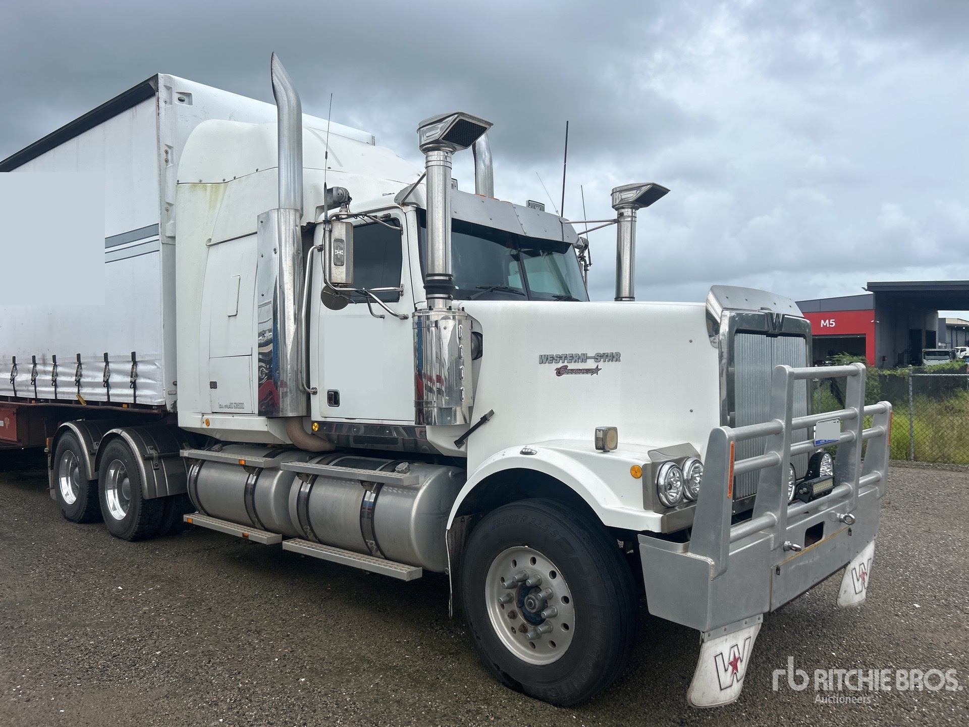 1998 Western Star 4900 6x4 تراكتور شاحنة كابينة النوم (ثنائية المحور)