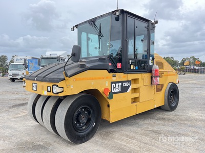 2013 Cat CW34 8 Wheel Walec pneumatyczny