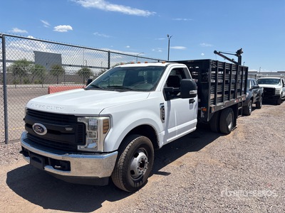 2019 Ford F-350 4x2 Flatbed Truck