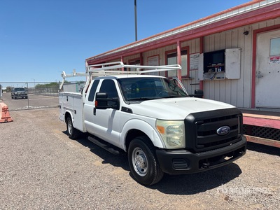 2015 Ford F-250 4x2 Extended Cab Camión Utilitario