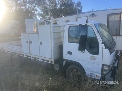 2007 Isuzu NPR300 4x2 Service Truck
