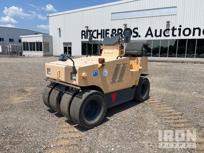 2007 Sakai TS160 7 Wheel Compactador de Ruedas