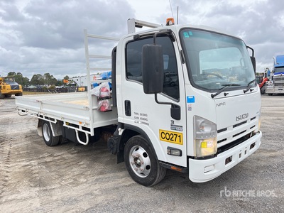 2015 Isuzu NPR300 4x2 Flatbed Truck