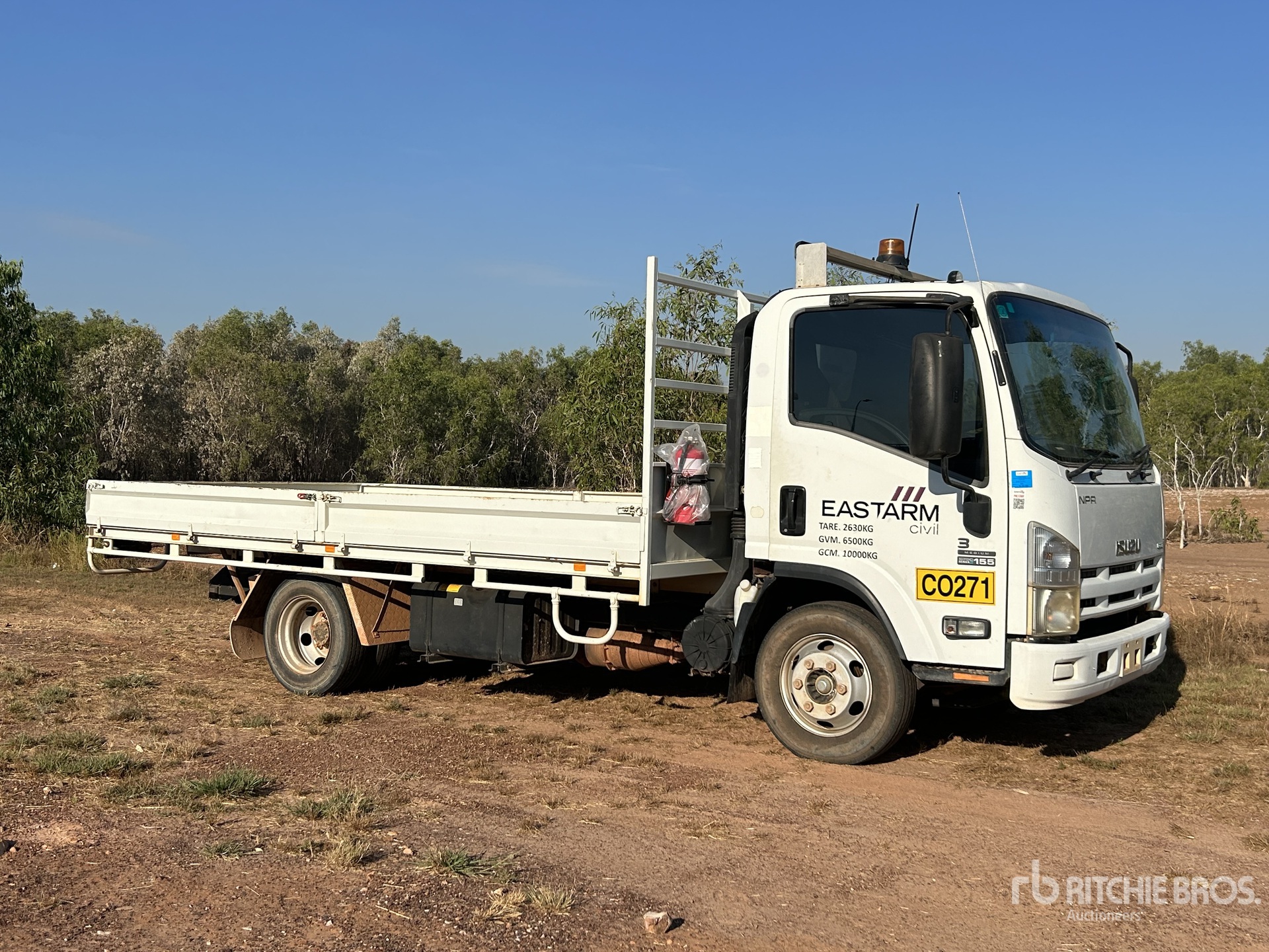 2015 Isuzu NPR300 4x2 Flatbed Truck