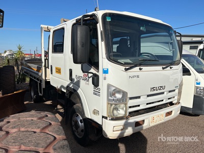 2012 Isuzu NPS300 4x2 Crew Cab Flatbed Truck