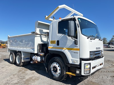 2018 Isuzu FVZ 260-300 6x4 T/A Dump Truck