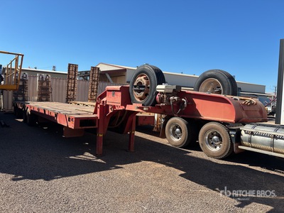 2005 J Smith & Sons 4 Rows of 4 Hydraulic Deck Widening Lowboy Trailer
