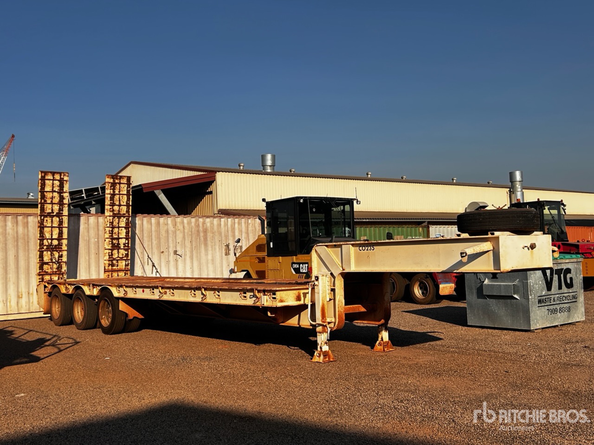 2005 Tristar 3 Rows of 4 Tieflader
