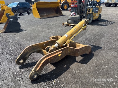 68 in Hydraulic Excavator Thumb