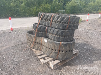 Quantity of (4) Rubber Tracks Sporen