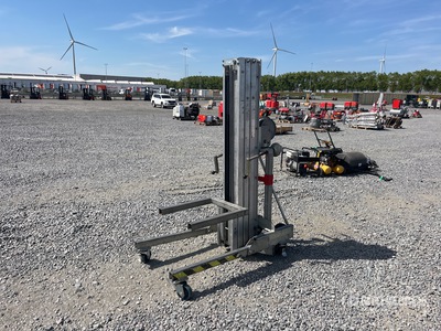 2012 Bocker LMX500 Materialaufzug