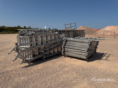 Qte D'Echaffaudages Qty Of Scaffoldings Gerüst