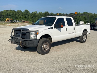 2014 Ford F-350 4x4 Crew Cab Pickup
