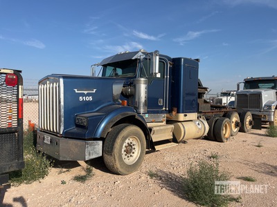 2003 Kenworth T800 8x4 Tri/A Sleeper Truck Tractor (Inoperable)